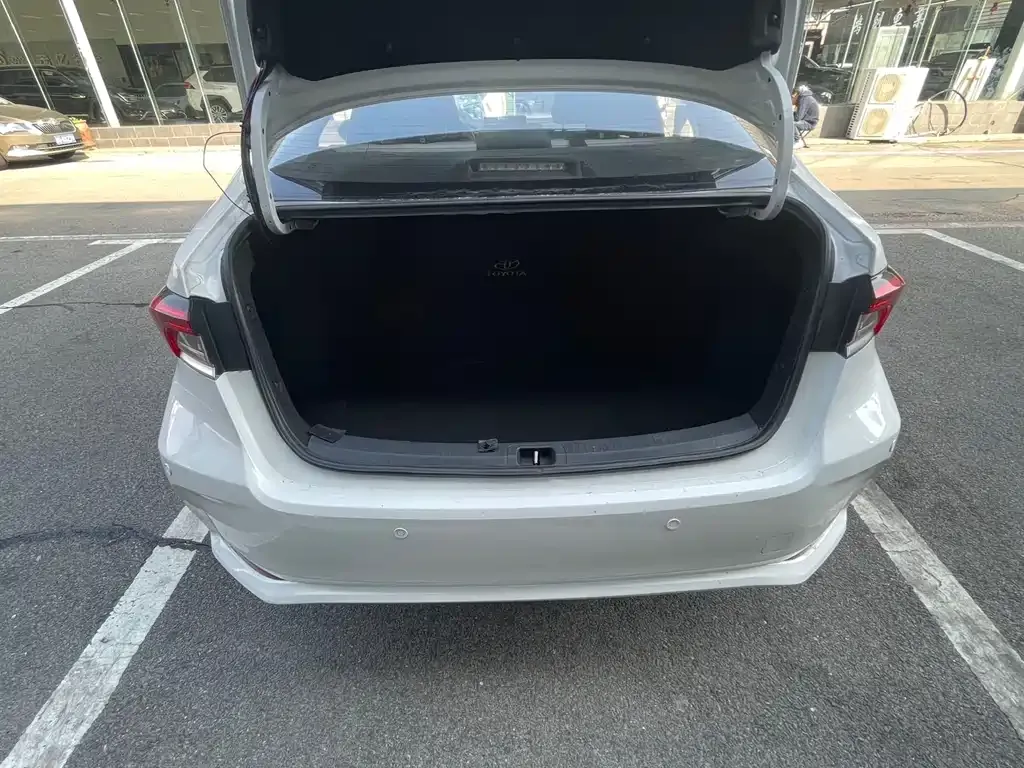 Toyota Corolla 2022 из CN, фото 9