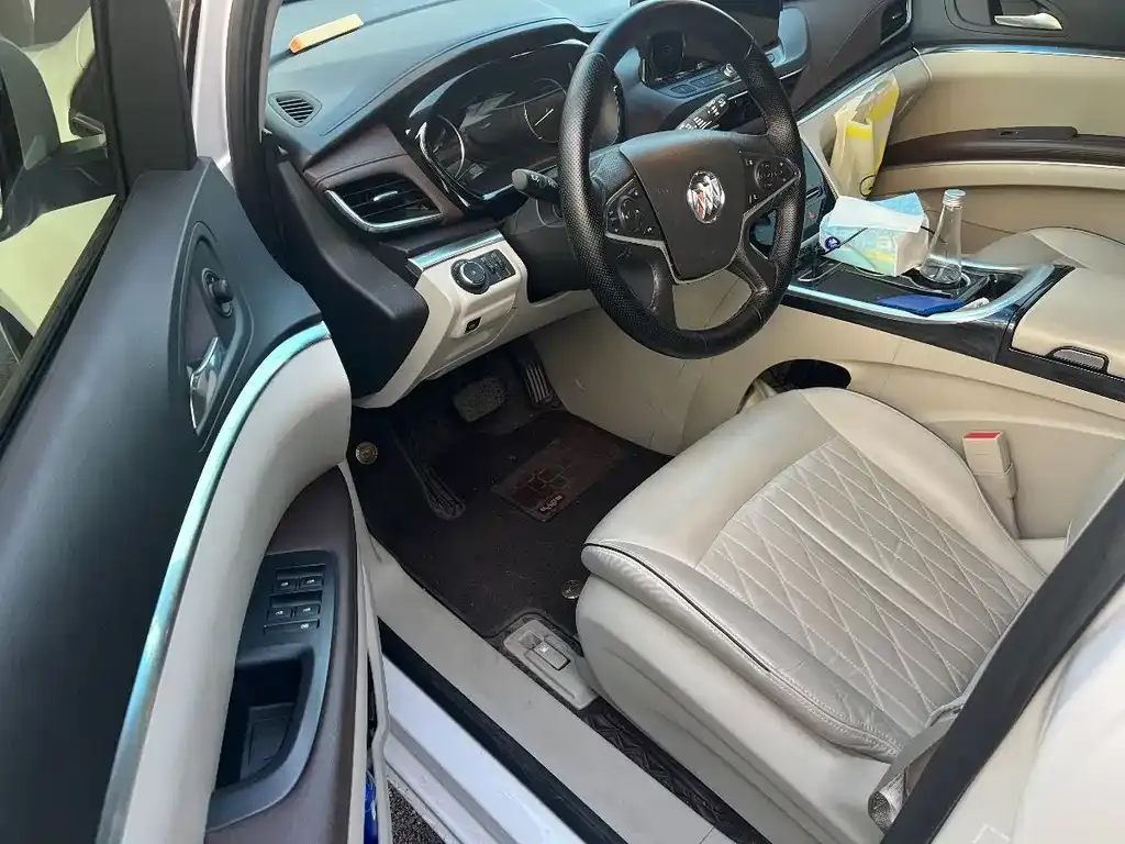 Buick GL8 2022 из CN, фото 3