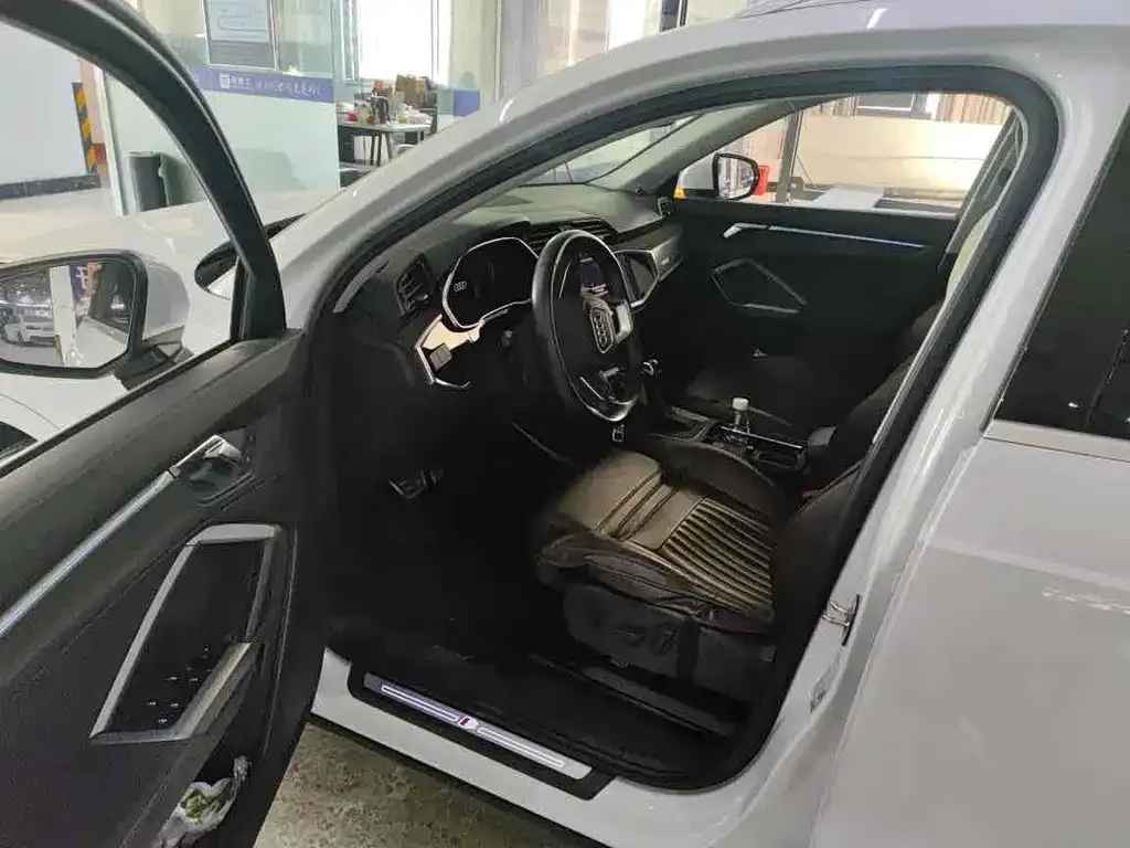 Audi Q3 2022 из CN, фото 4