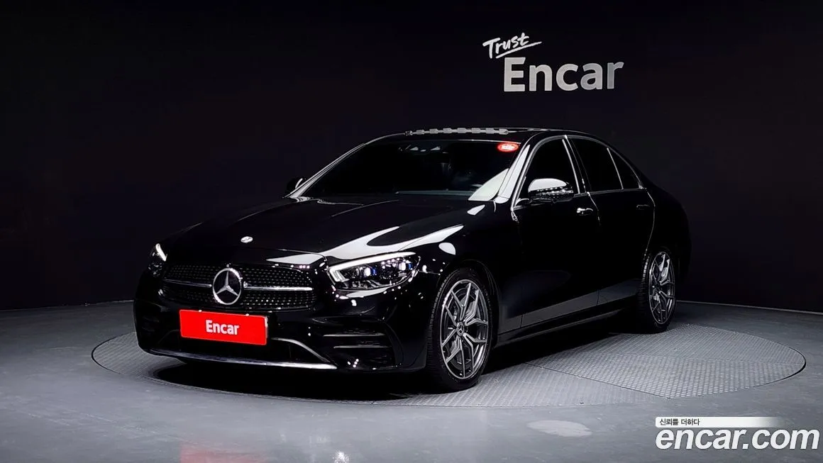 Mercedes-Benz E-Class — фото 1