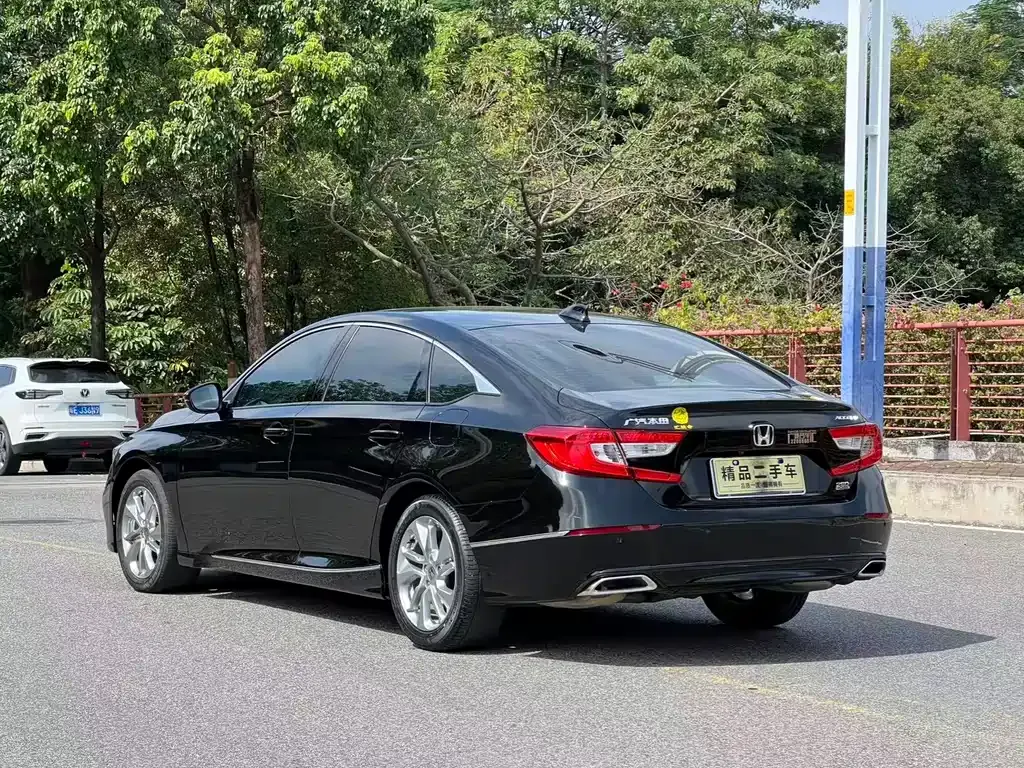Honda Accord — фото 4