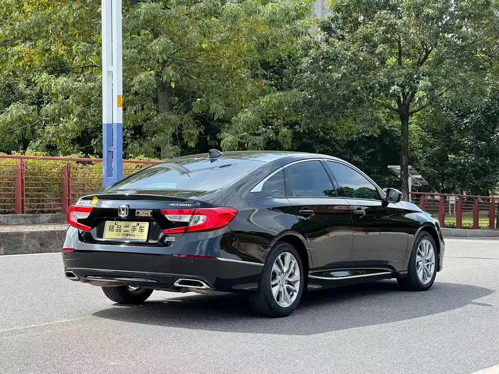 Honda Accord — фото 6