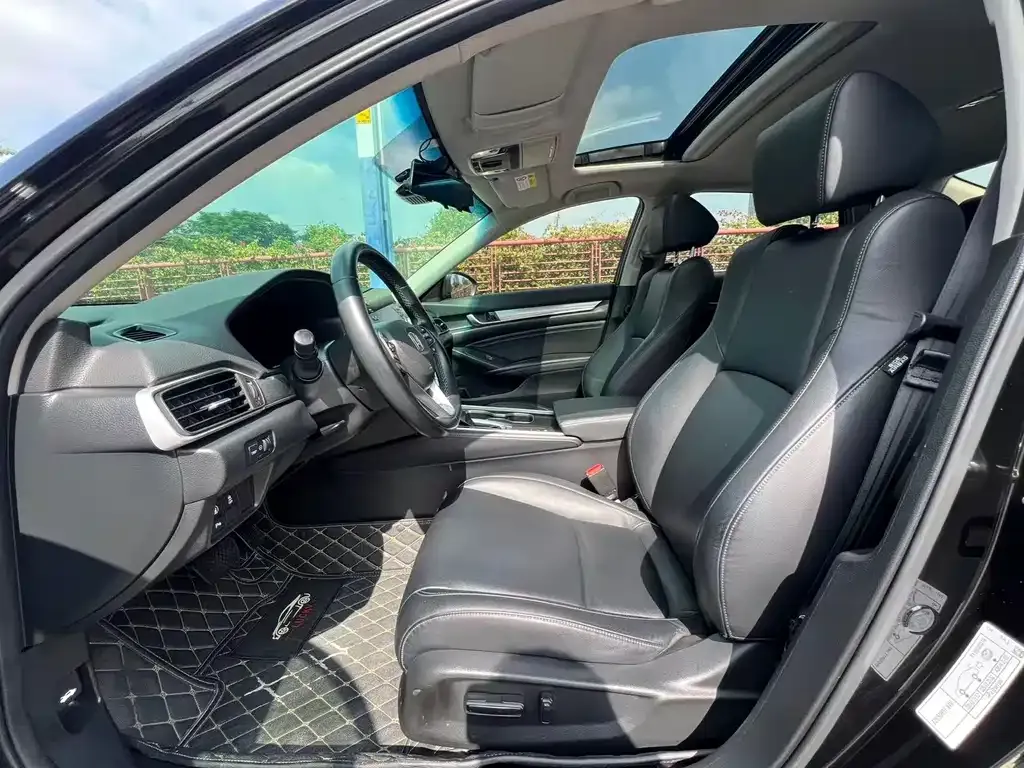 Honda Accord — фото 9