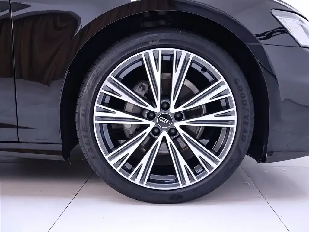 Audi A6L 2023 из CN, фото 6