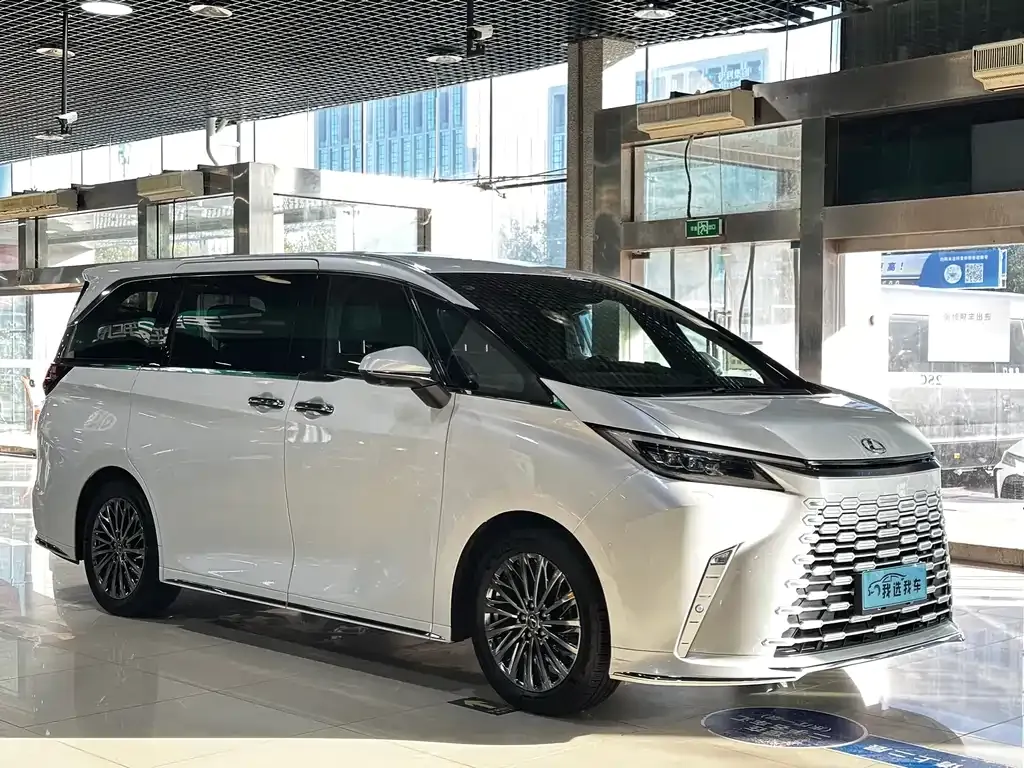 Lexus LM 2024 из CN, фото 3