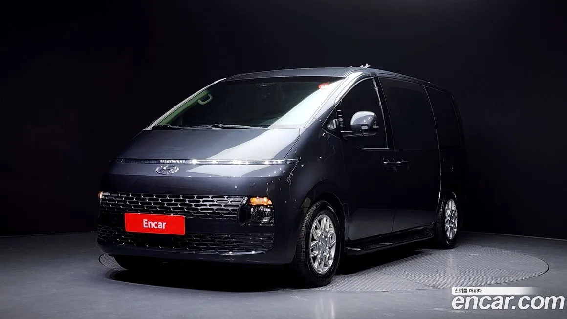 Hyundai Staria