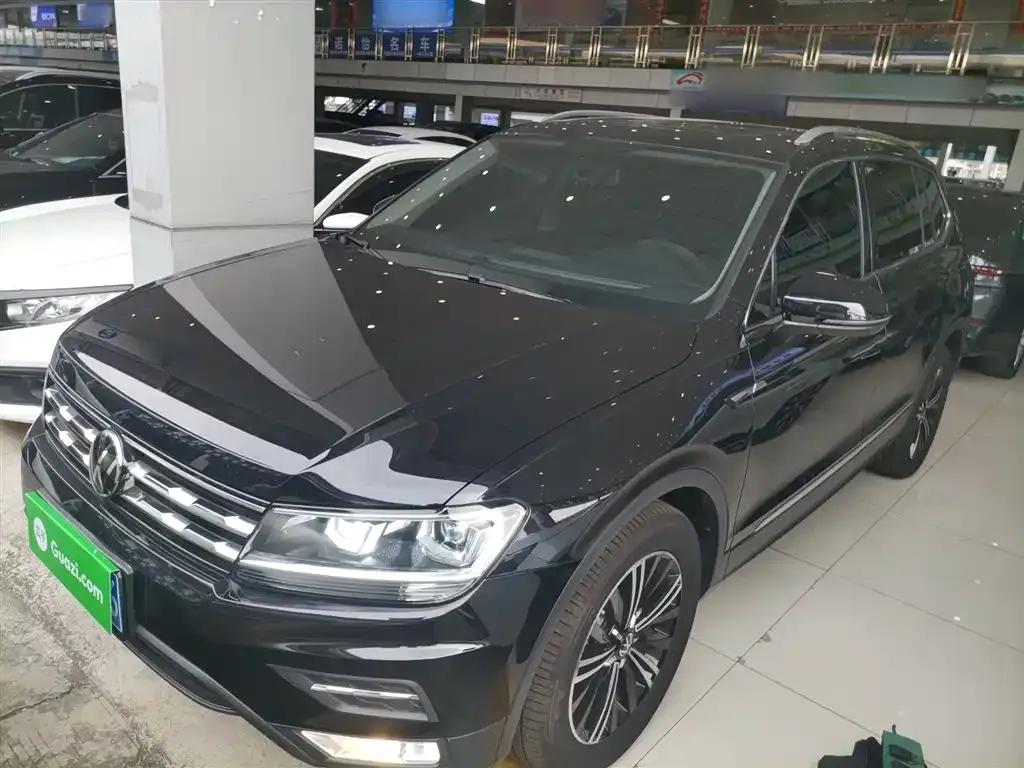 Volkswagen Tiguan L — фото 2