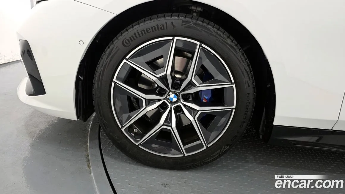BMW 5-Series 2024 из KR, фото 5