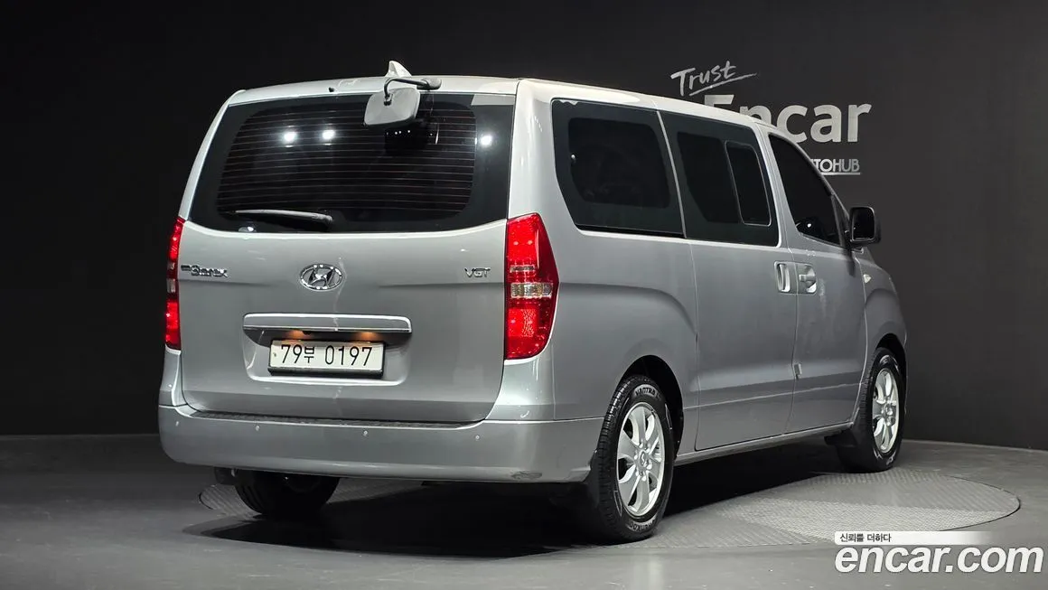 Hyundai Starex — фото 2