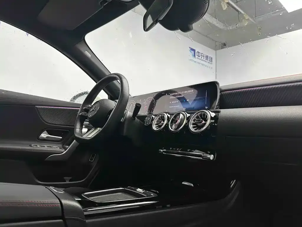 Mercedes-Benz A-Class 2024 из CN, фото 8