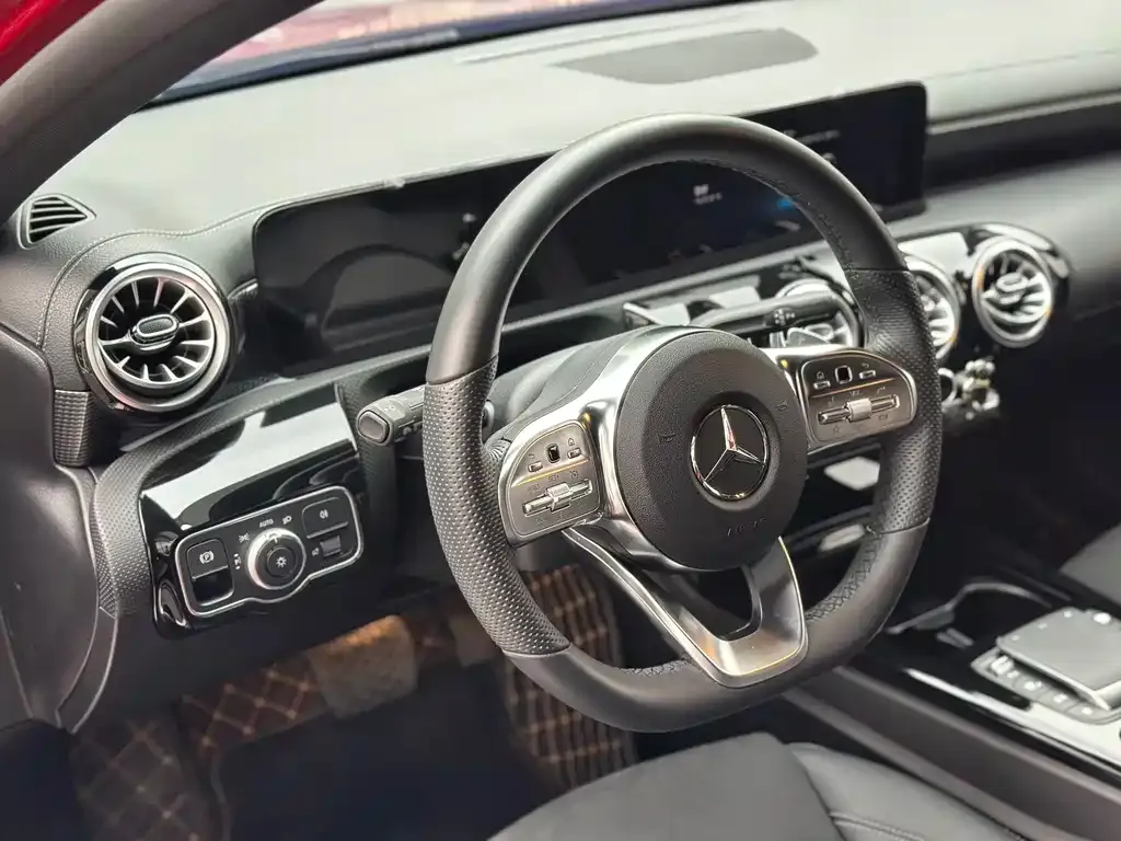 Mercedes-Benz A-Class 2023 из CN, фото 7