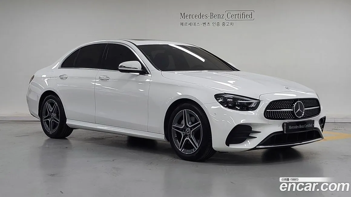 Mercedes-Benz E-Class — фото 1