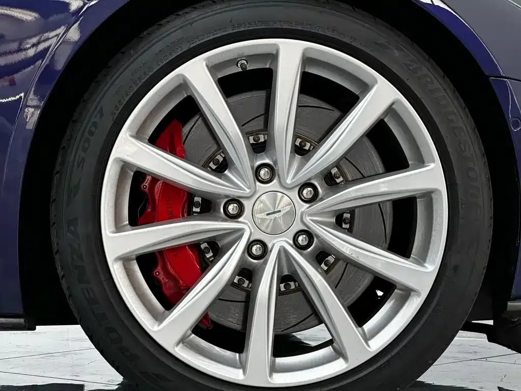 Aston Martin DB11 2021 из CN, фото 9