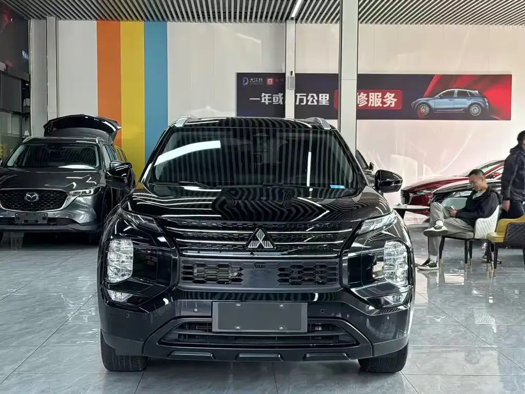 Mitsubishi Outlander 2023 из CN, фото 3