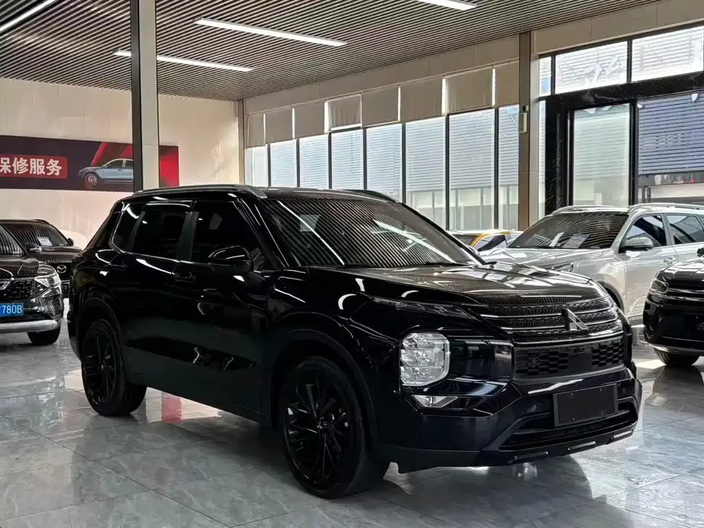 Mitsubishi Outlander 2023 из CN, фото 4