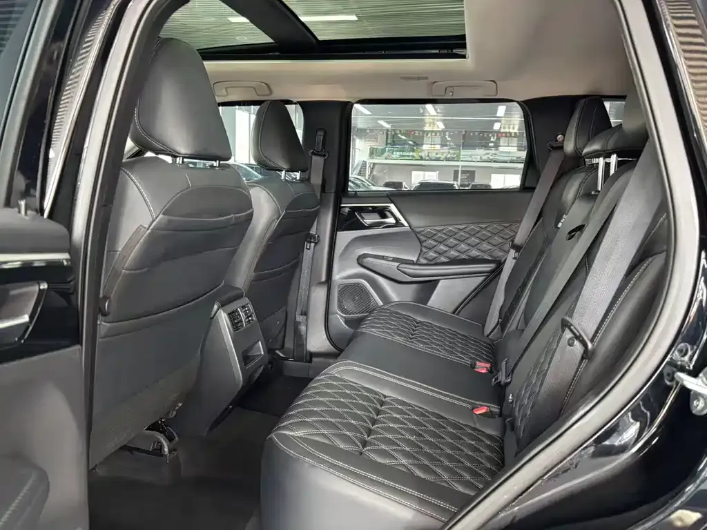 Mitsubishi Outlander 2023 из CN, фото 6