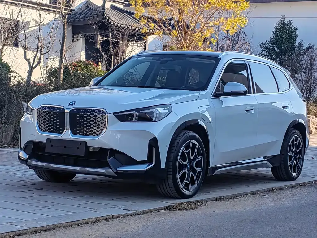 BMW iX1 2024 из CN, фото 1