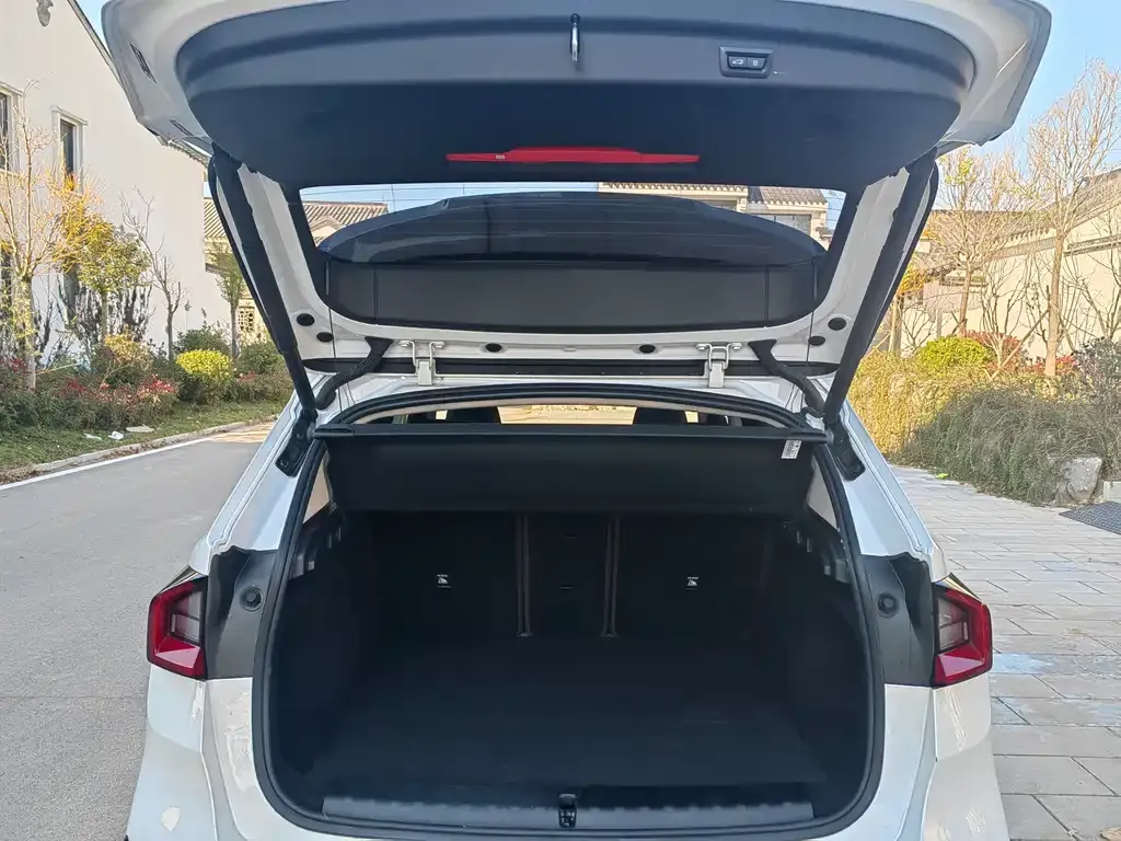 BMW iX1 2024 из CN, фото 10