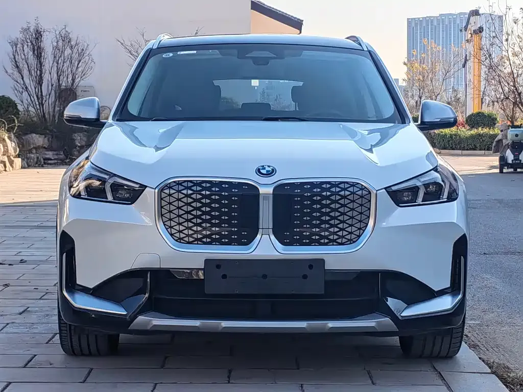 BMW iX1 2024 из CN, фото 2