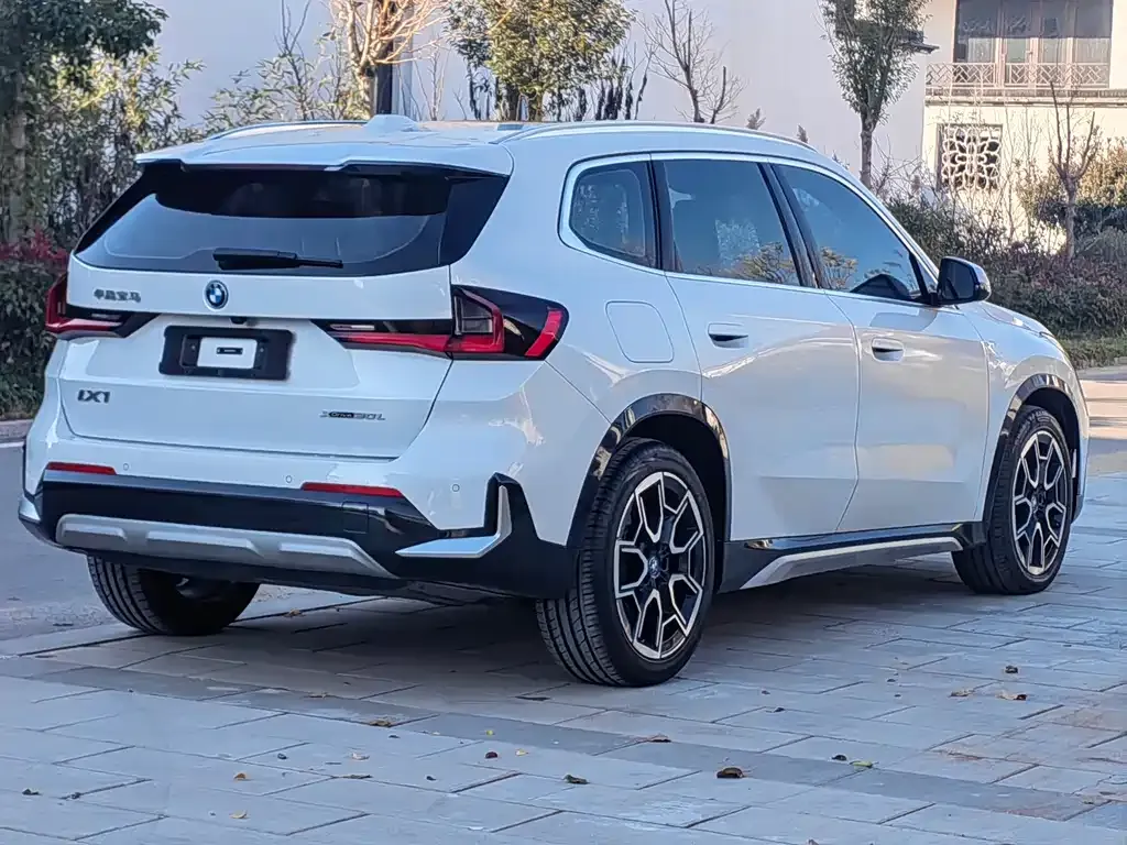 BMW iX1 2024 из CN, фото 3