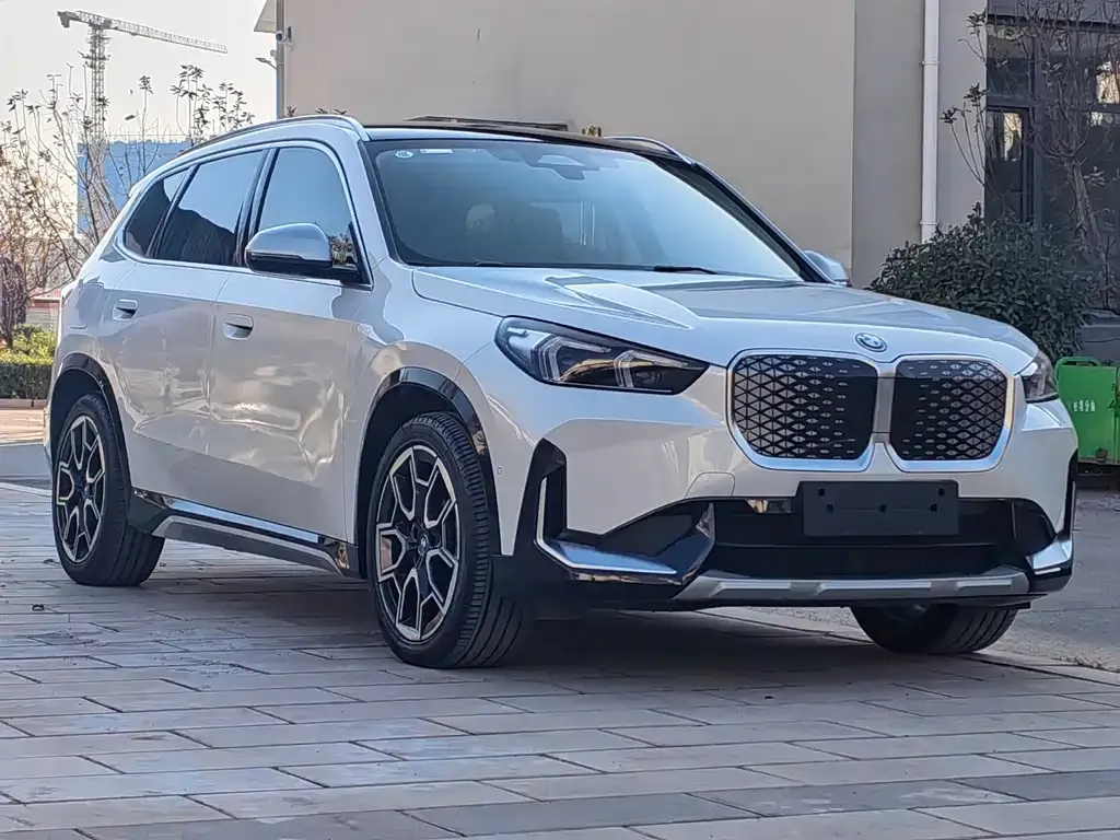 BMW iX1 2024 из CN, фото 6