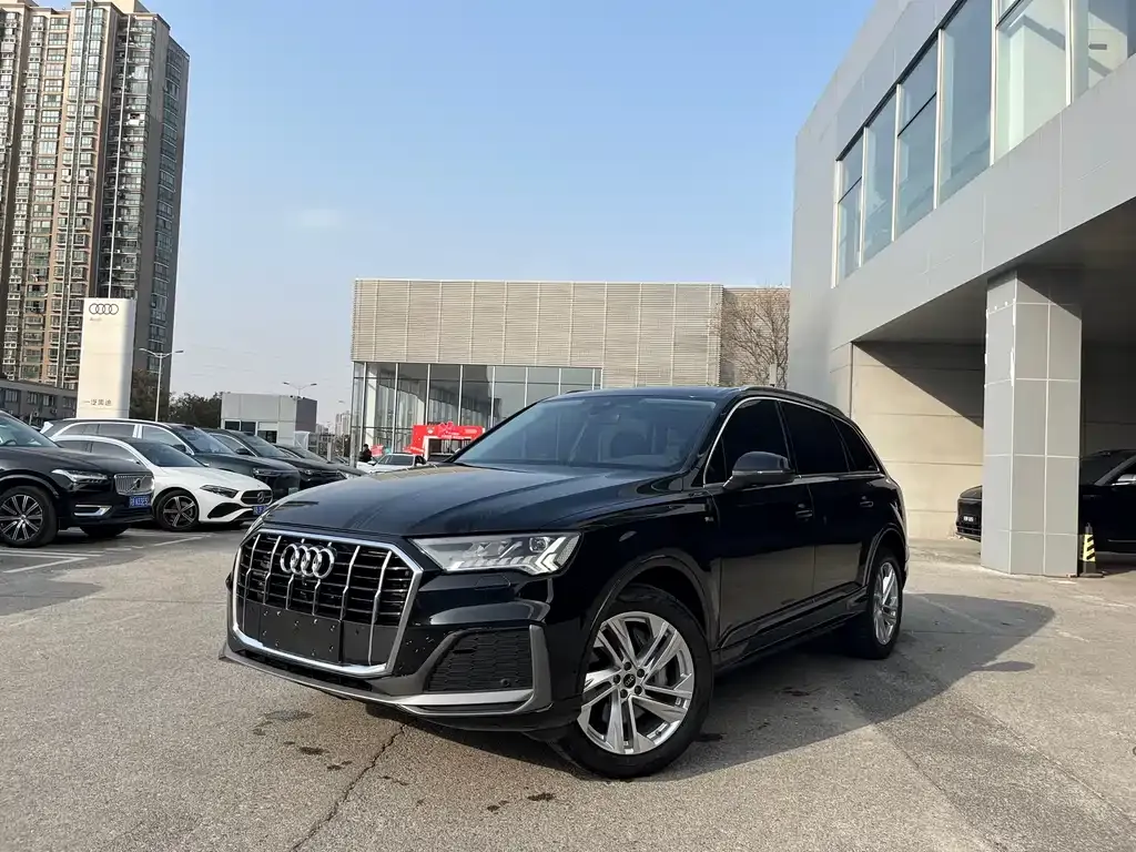 Audi Q7 2024 из CN, фото 1
