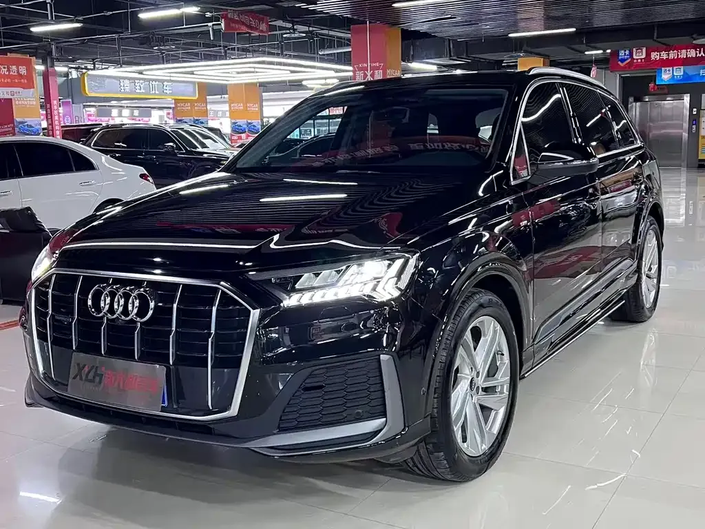 Audi Q7 2024 из CN, фото 1