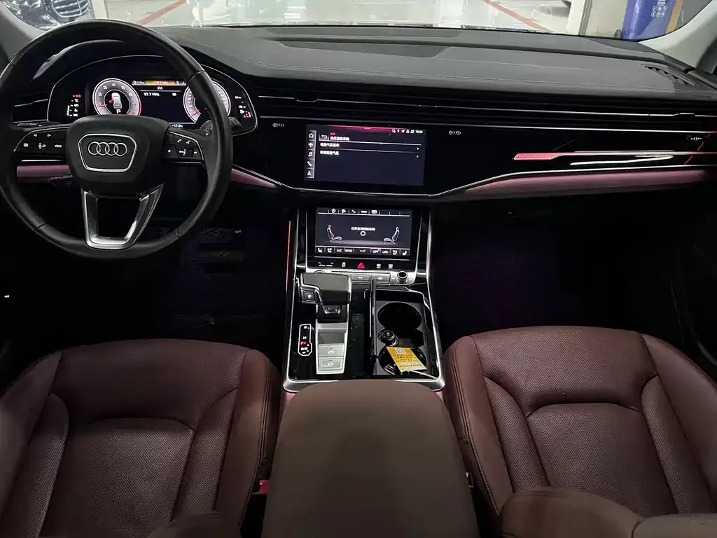 Audi Q7 2024 из CN, фото 10