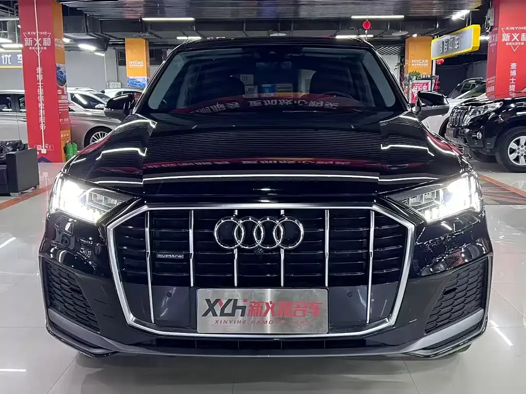 Audi Q7 2024 из CN, фото 2