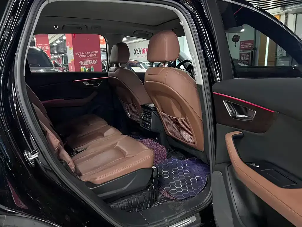 Audi Q7 2024 из CN, фото 5