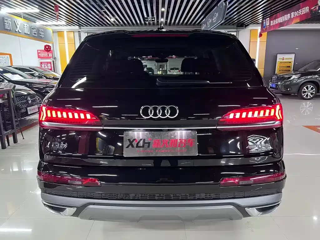 Audi Q7 2024 из CN, фото 7