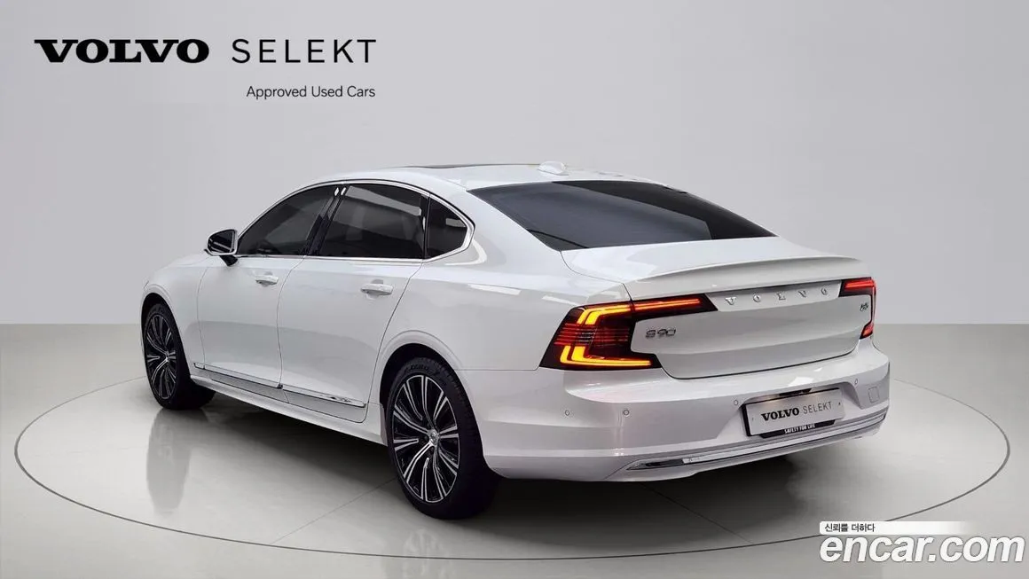Volvo S90 2024 из KR, фото 4