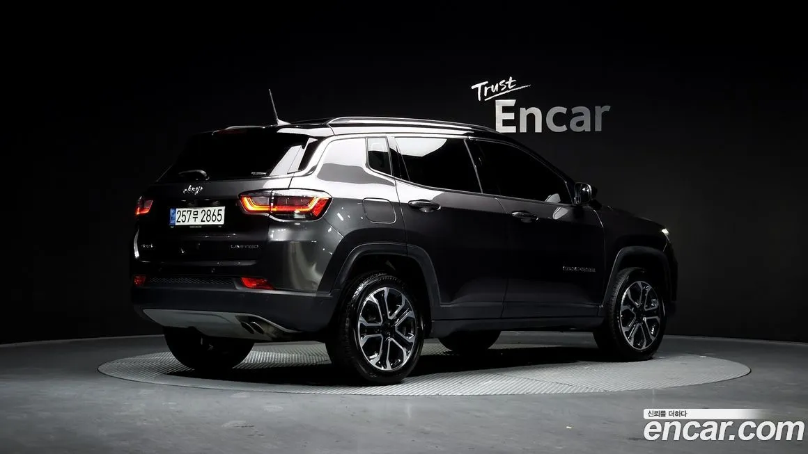 Jeep Compass — фото 2