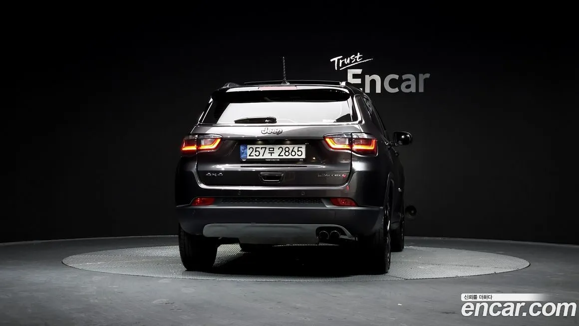 Jeep Compass — фото 4