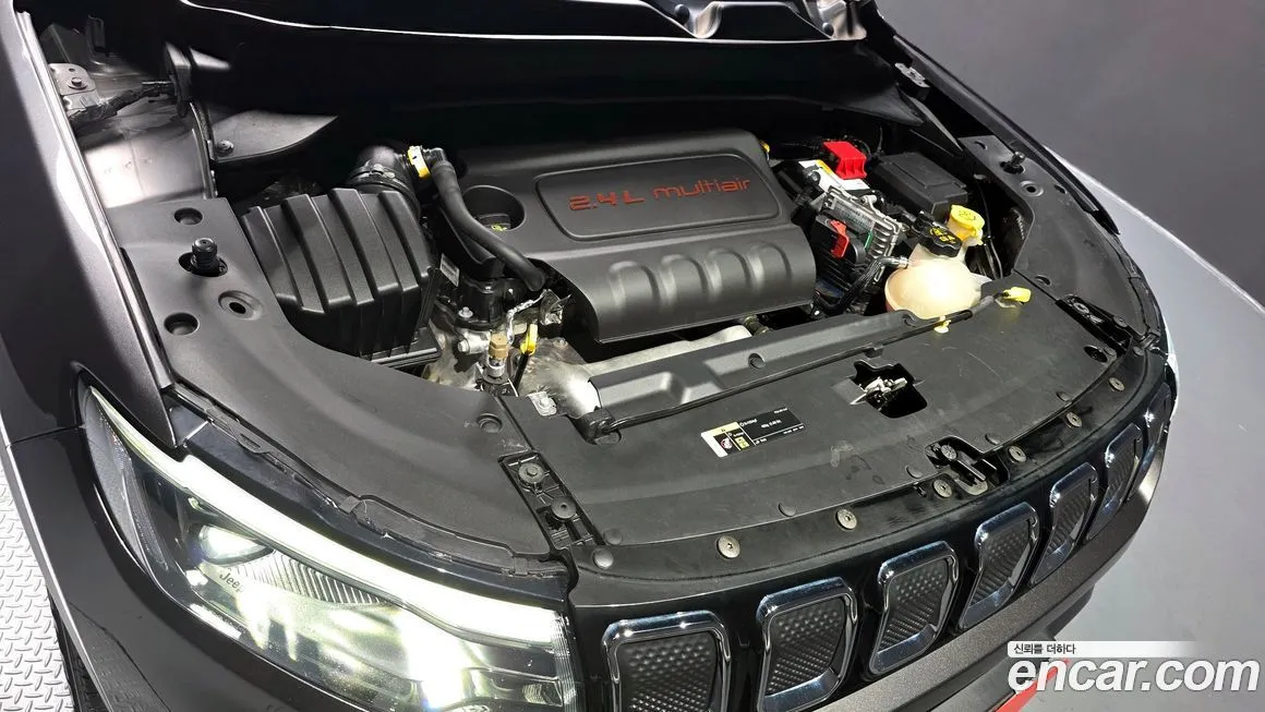 Jeep Compass — фото 6