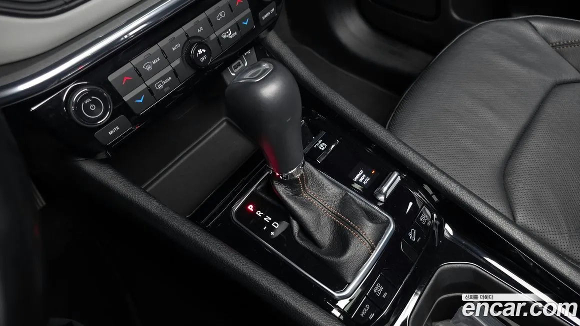 Jeep Compass — фото 9