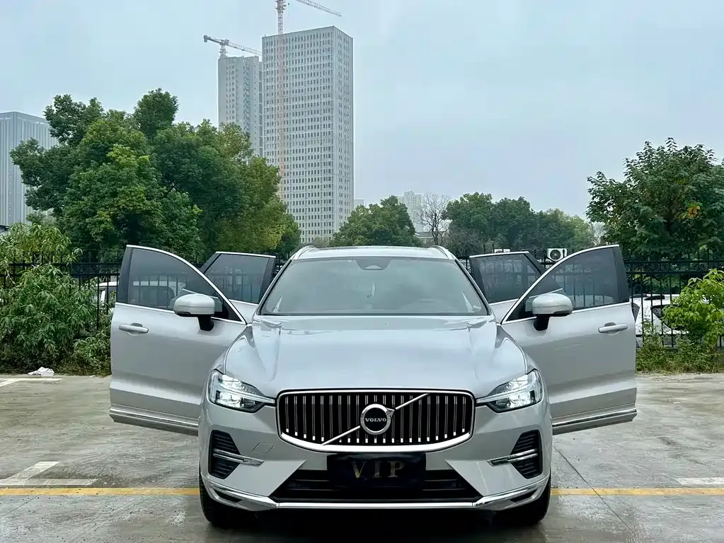 Volvo XC60 2023 из CN, фото 3