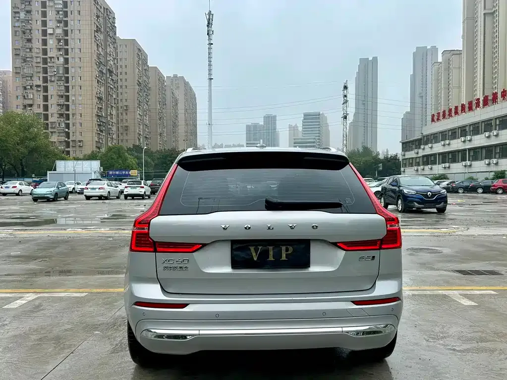 Volvo XC60 2023 из CN, фото 8