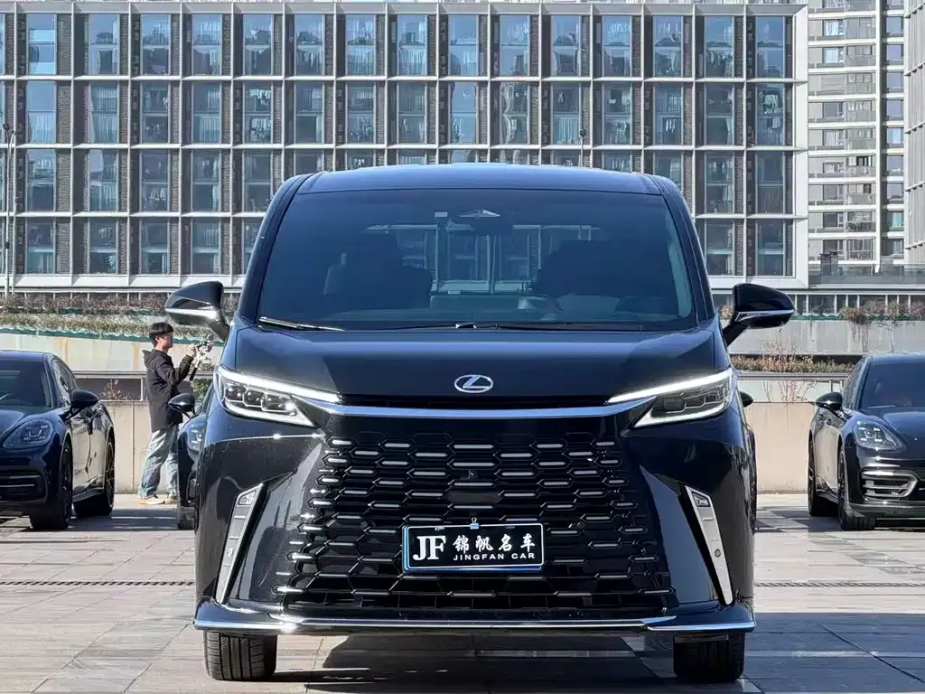 Lexus LM 2024 из CN, фото 1