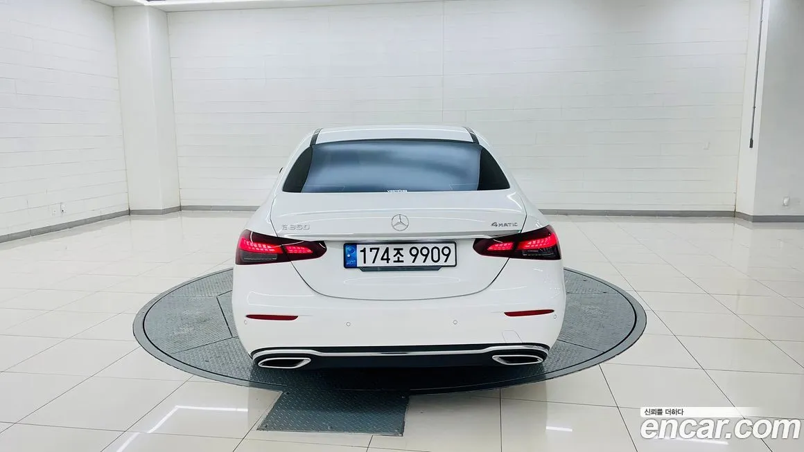 Mercedes-Benz E-Class — фото 4