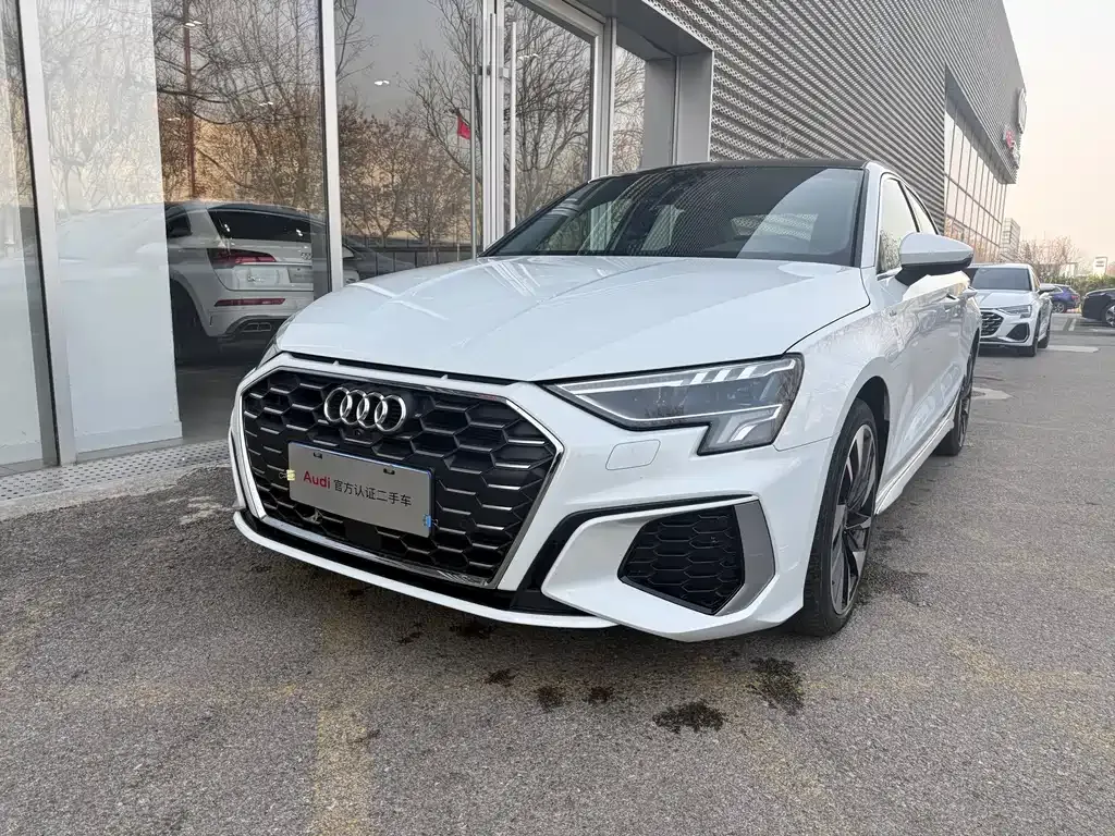 Audi A3 2024 из CN, фото 1
