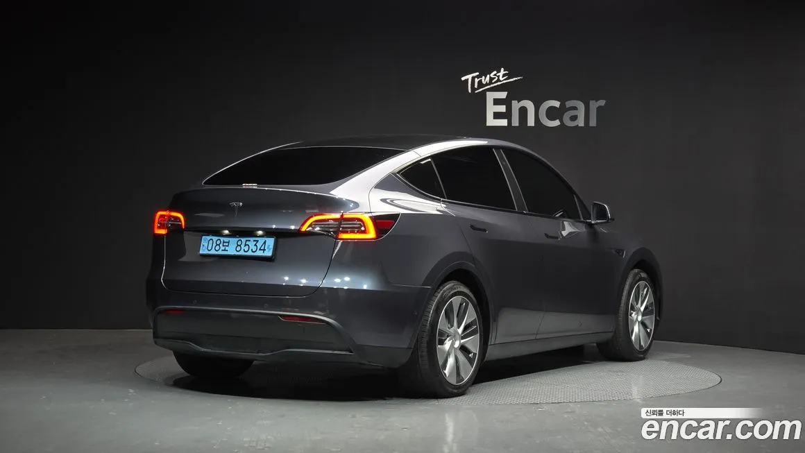 Tesla Model Y — фото 2