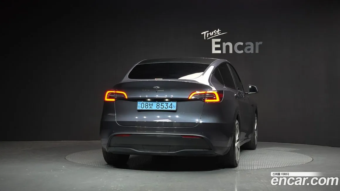 Tesla Model Y — фото 4
