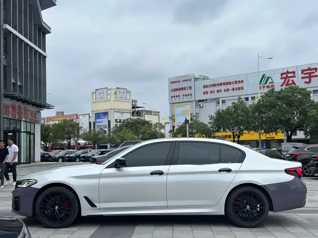 BMW 5 Series 2022 из CN, фото 7
