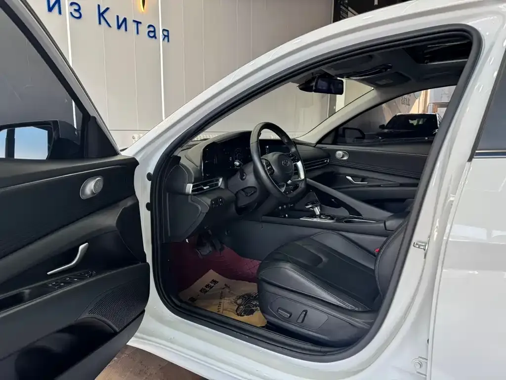 Hyundai Elantra 2023 из CN, фото 4