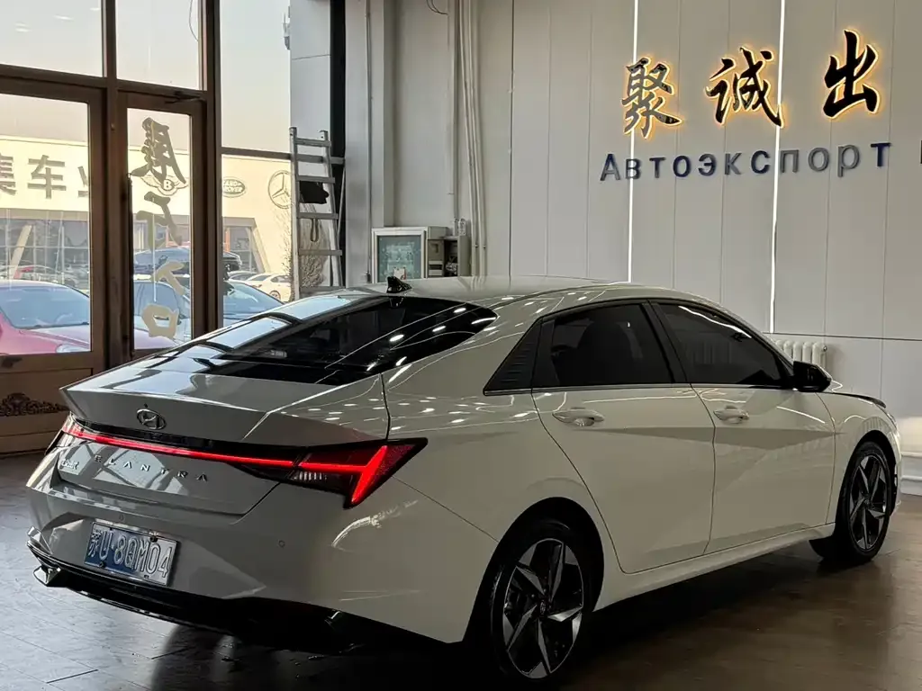 Hyundai Elantra 2023 из CN, фото 9