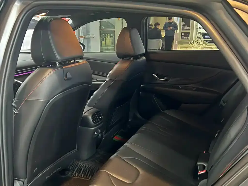 Hyundai Elantra 2023 из CN, фото 4