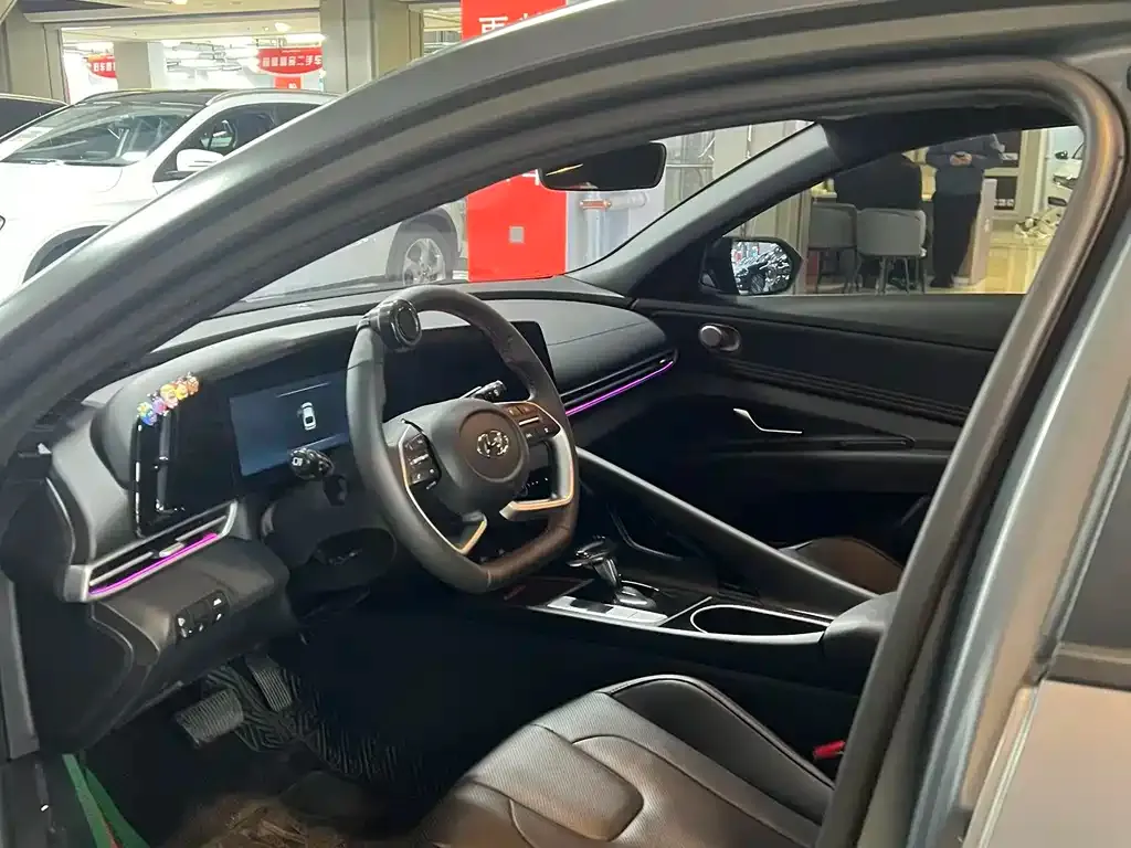 Hyundai Elantra 2023 из CN, фото 5