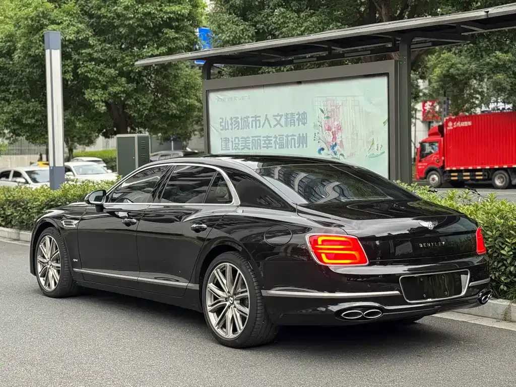 Bentley Flying Spur PHEV 2023 из CN, фото 3