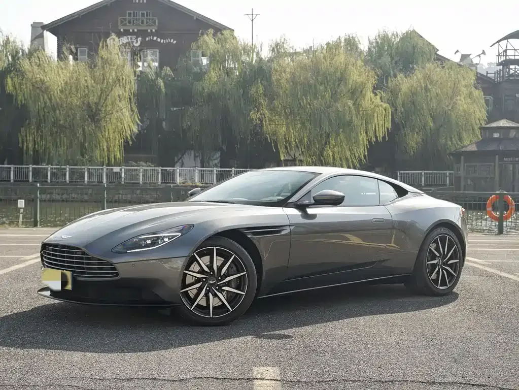Aston Martin DB11 2021 из CN, фото 1